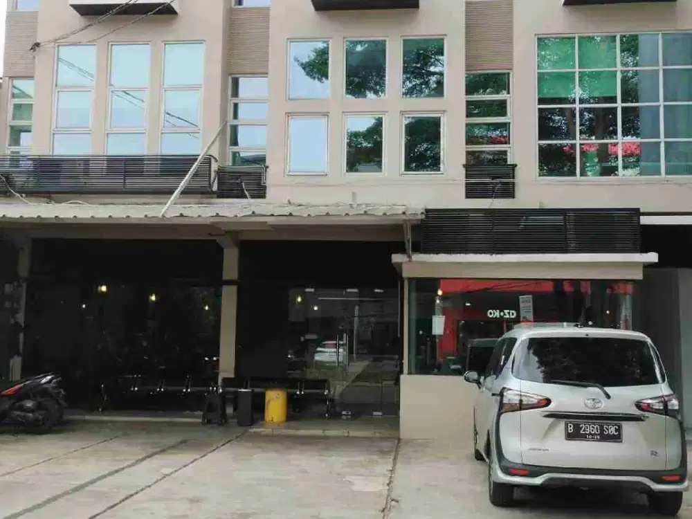 jalan Bangka Raya