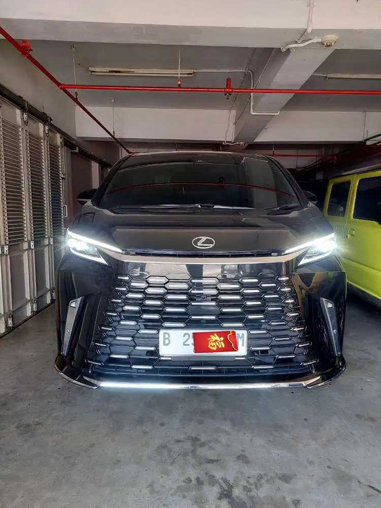 Lexus LM350h VVIP 4 Seater 2025