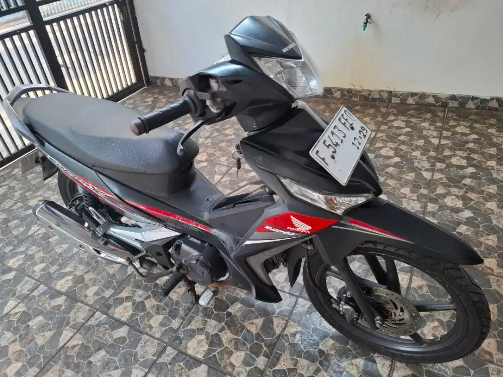Pajak 12/2026 km36rb, honda supra X 125 R CW, DD 2019 ban tubles baru.