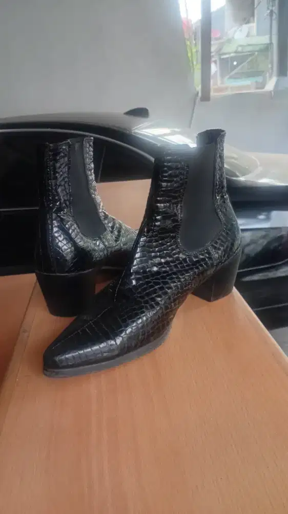 Sepatu Koboi Fancy