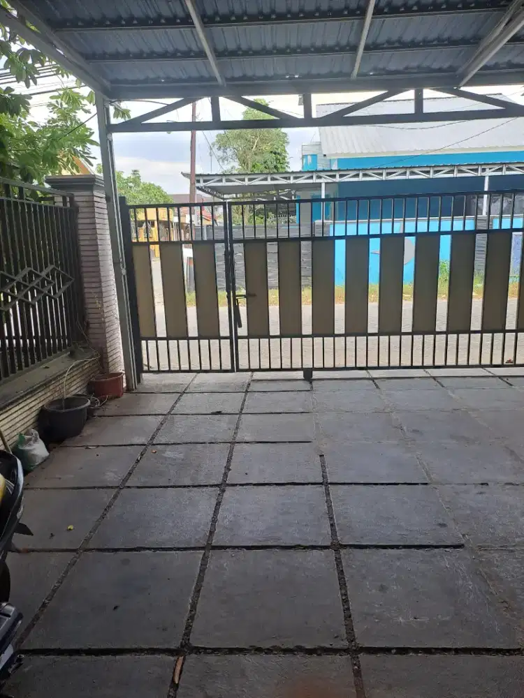 Di sewakan rumah