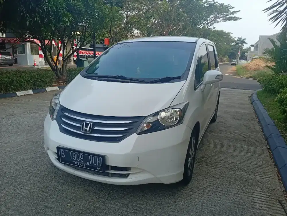 Honda Freed PSD E Matik