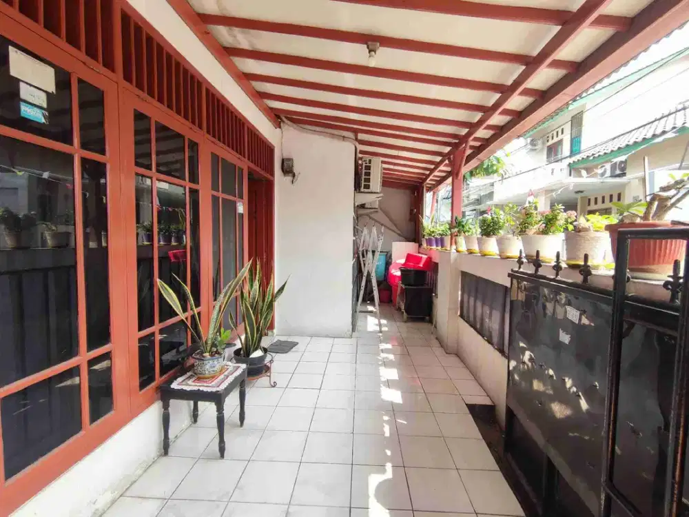 Dijual rumah lama siap huni di Galaxy