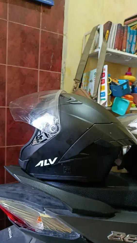 Helm ALV Hitam Kesayangan