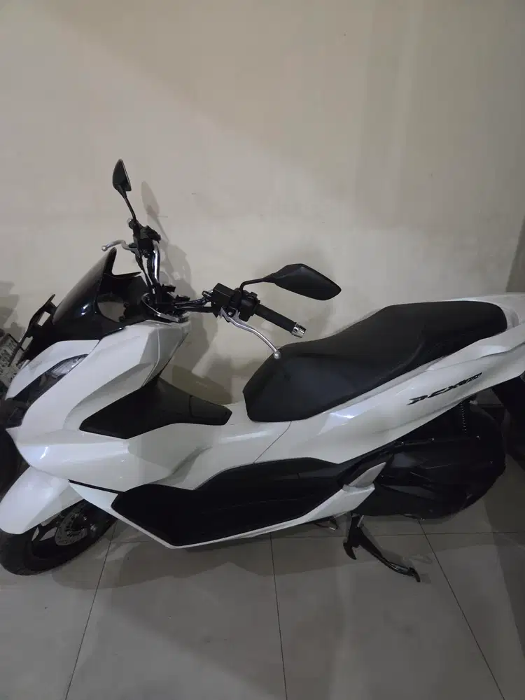Pcx 160 putih 2024awal gbm kredit // tunai