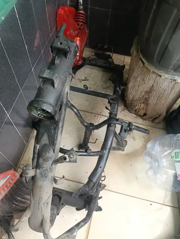 Dijual rangka dan stang motor Vario kzr