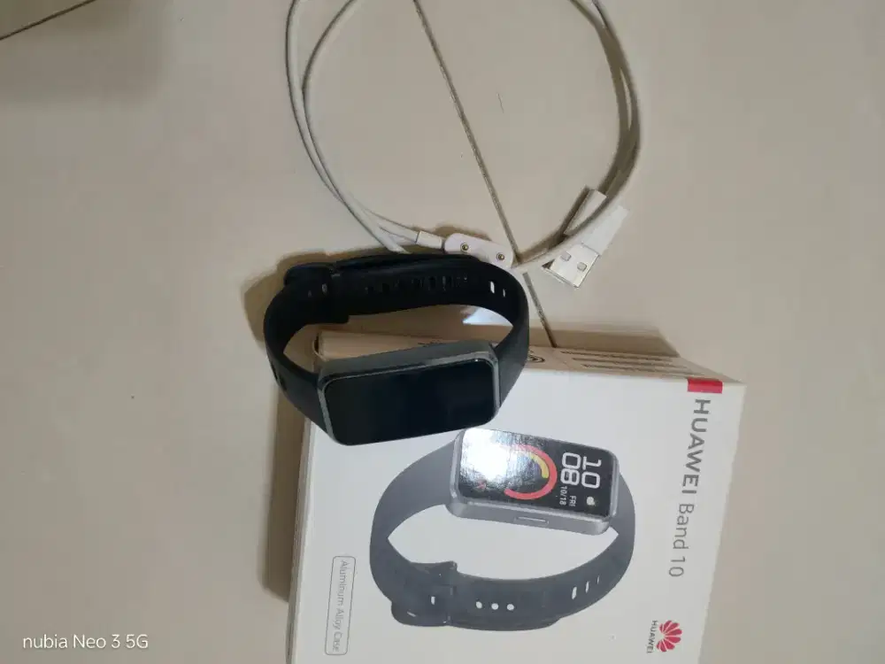 Huawei band 10 warna hitam