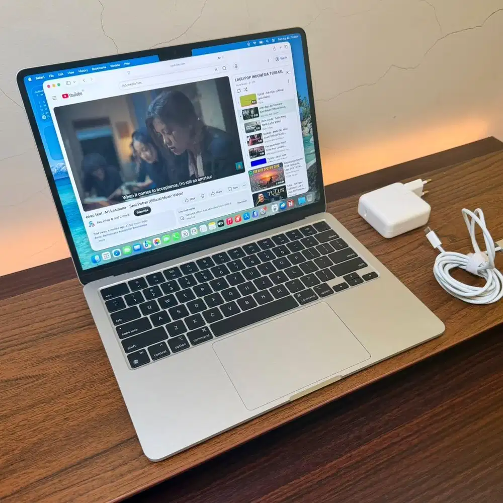 MacBook Air 13 inch M2 8/256 Murah minus dikit
