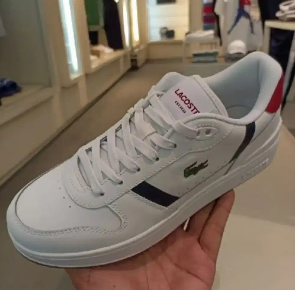 Separu pria Lacoste