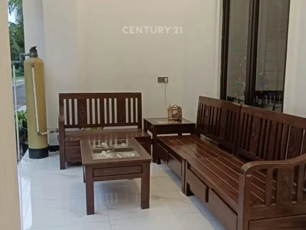 Rumah Favorit 3 Lantai Dalam Cluster Aralia Harapan Indah Bekasi