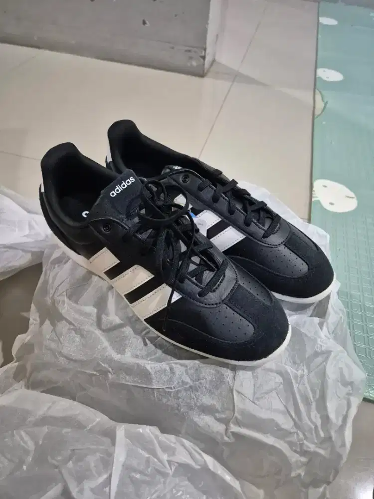 Sepatu adidas original