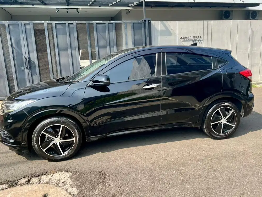 Hrv presitige 1.8 AT 2019 - km 50 rbu, service record, harga cash