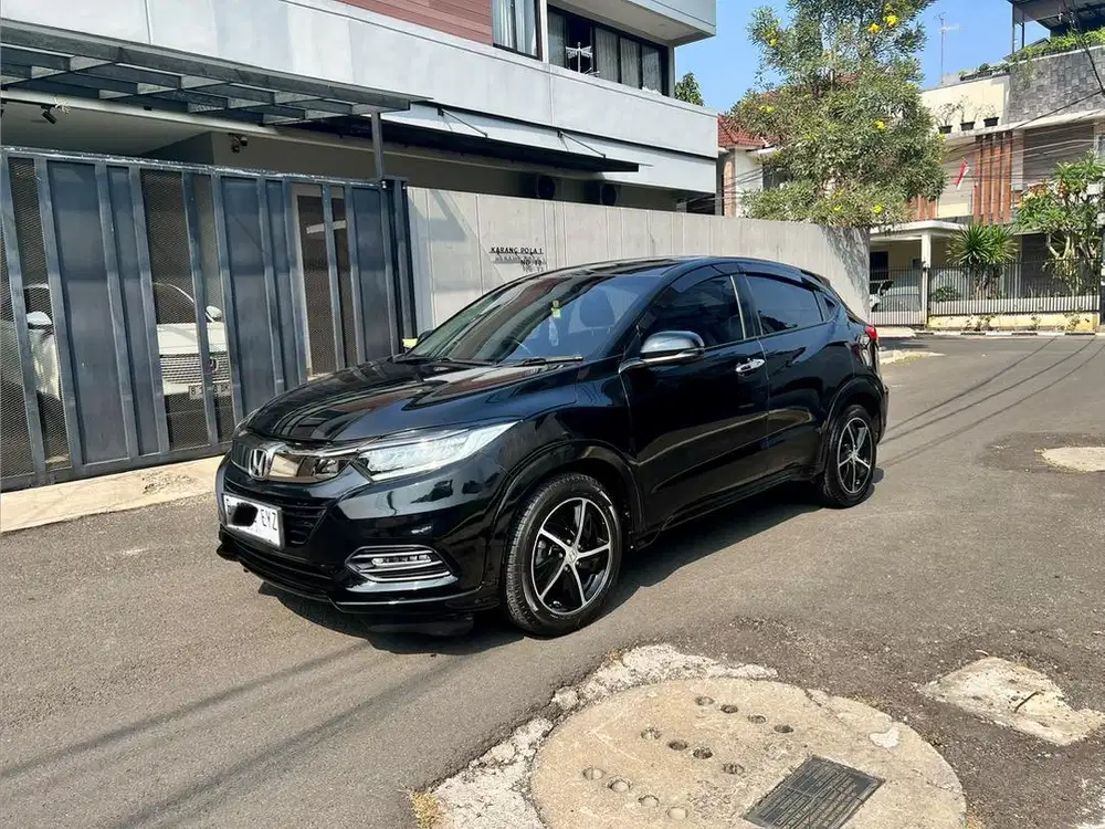 Hrv presitige 1.8 AT 2019 - km 50 rbu, service record, harga cash