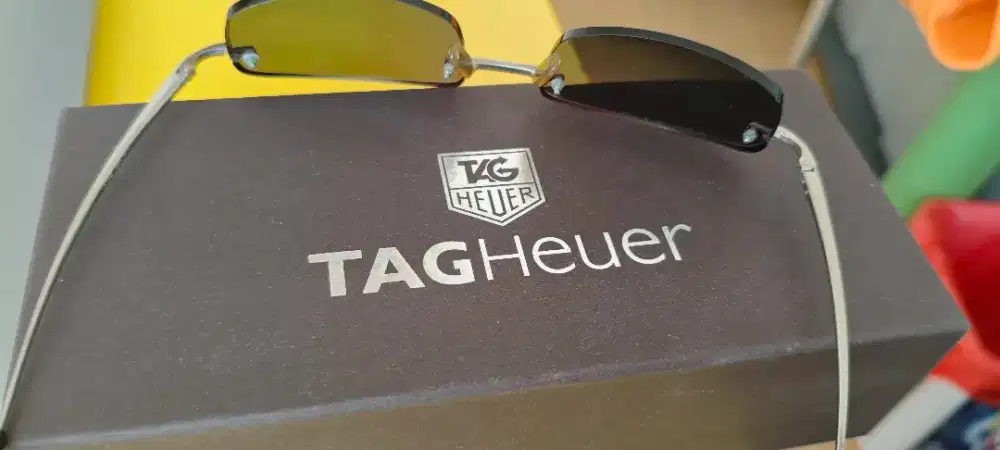KACAMATA TAGHEUER ORIGINAL  not oakley rayban