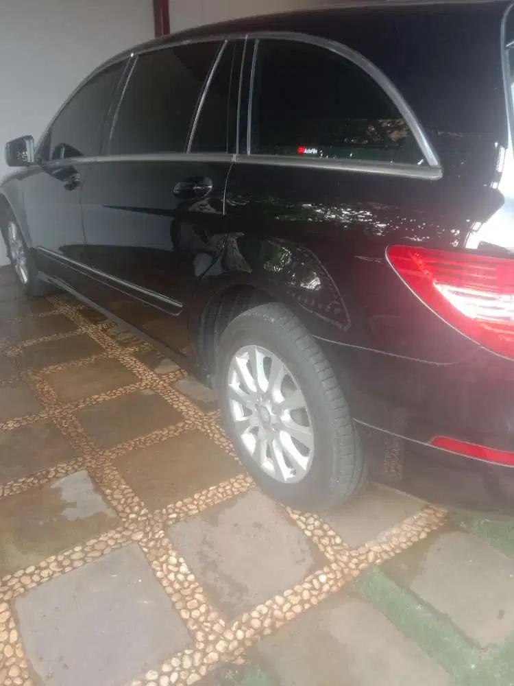Mercedes-Benz R300 2010 Bensin