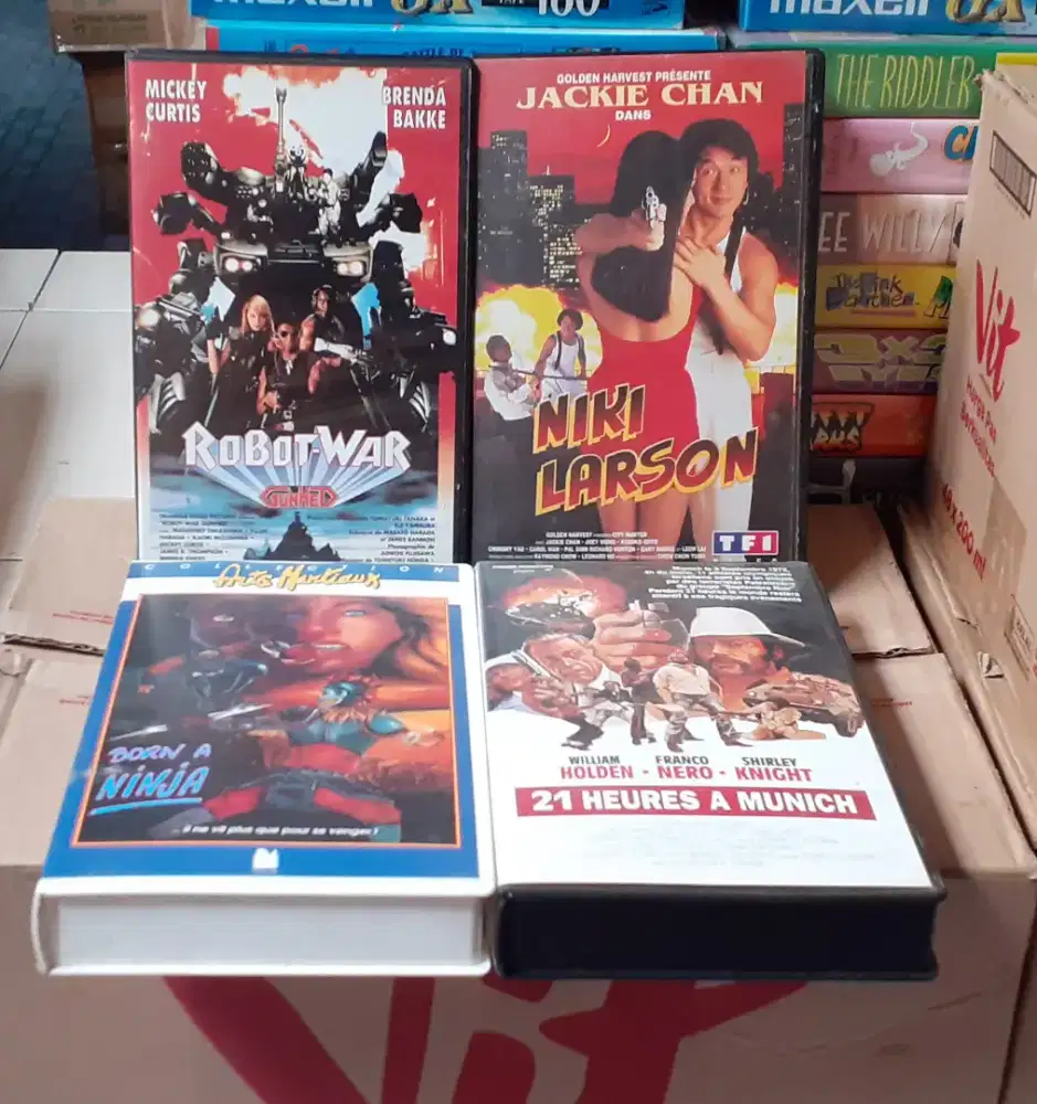CASSETTE VIDEO VHS FILM ROBOT-WAR (4 pcs)