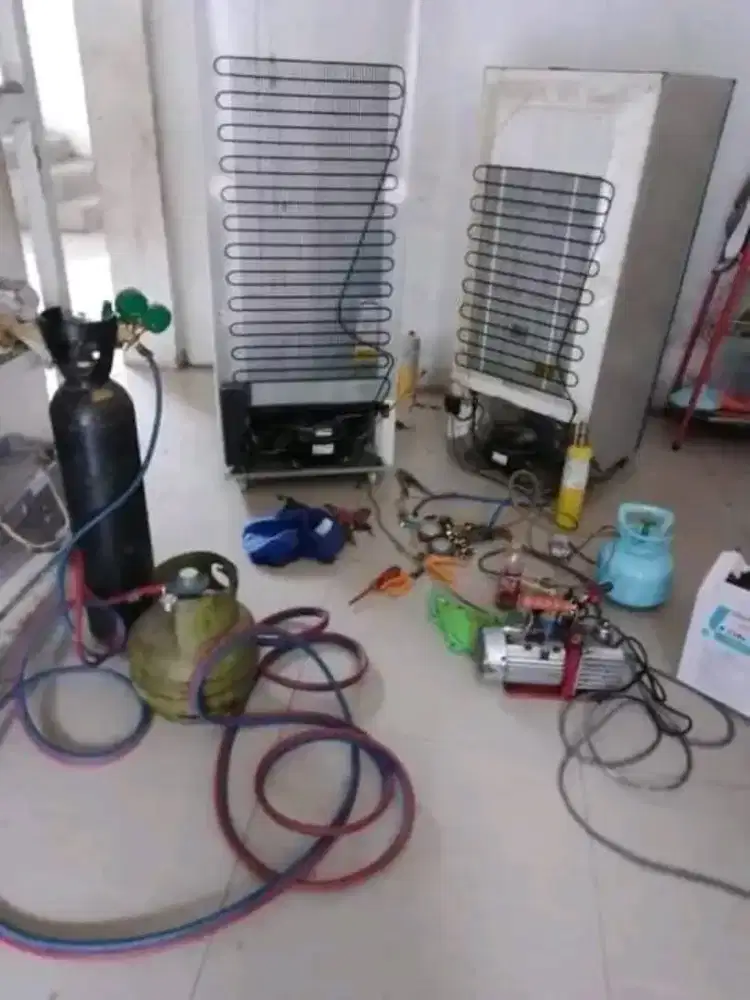 Jasa servis AC pompa air kulkas mesin cuci bongkar pasang AC sll