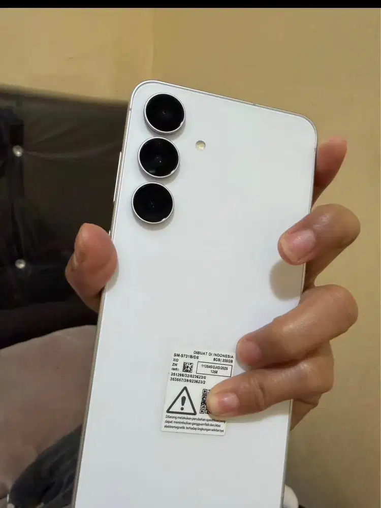 Samsung  S25 FE