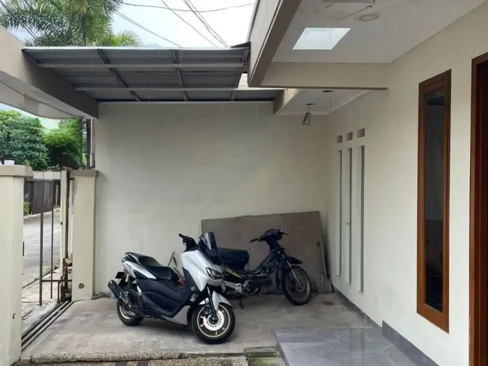 Rumah bagus sangat terawat Dekat BPK Penabur Taman Holis Indah