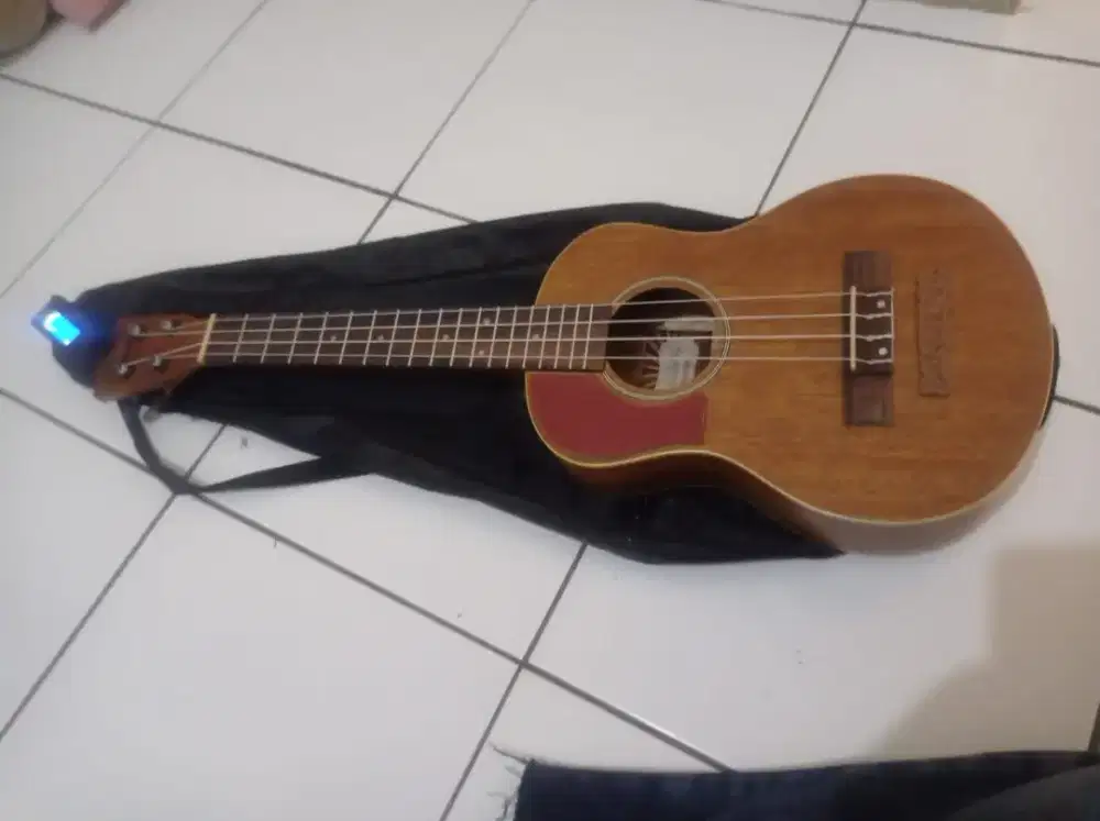 Di JUAL UKULELE