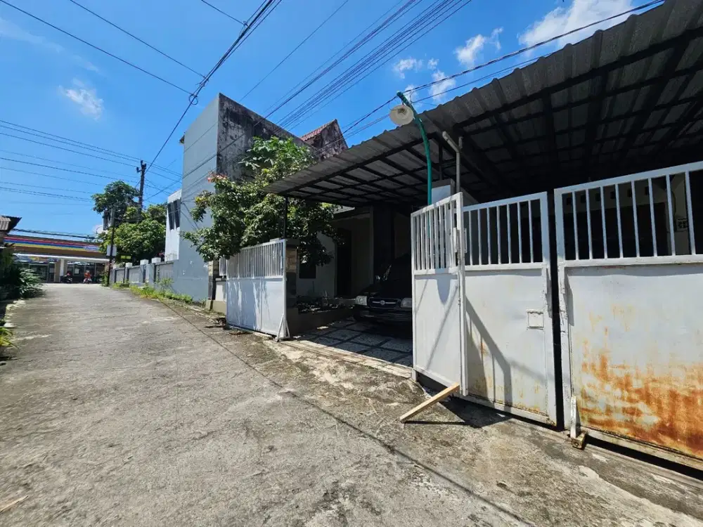 Rumah Luas Dekat Jalan Utama di Utara Candi Sambisari Purwomartani Sleman