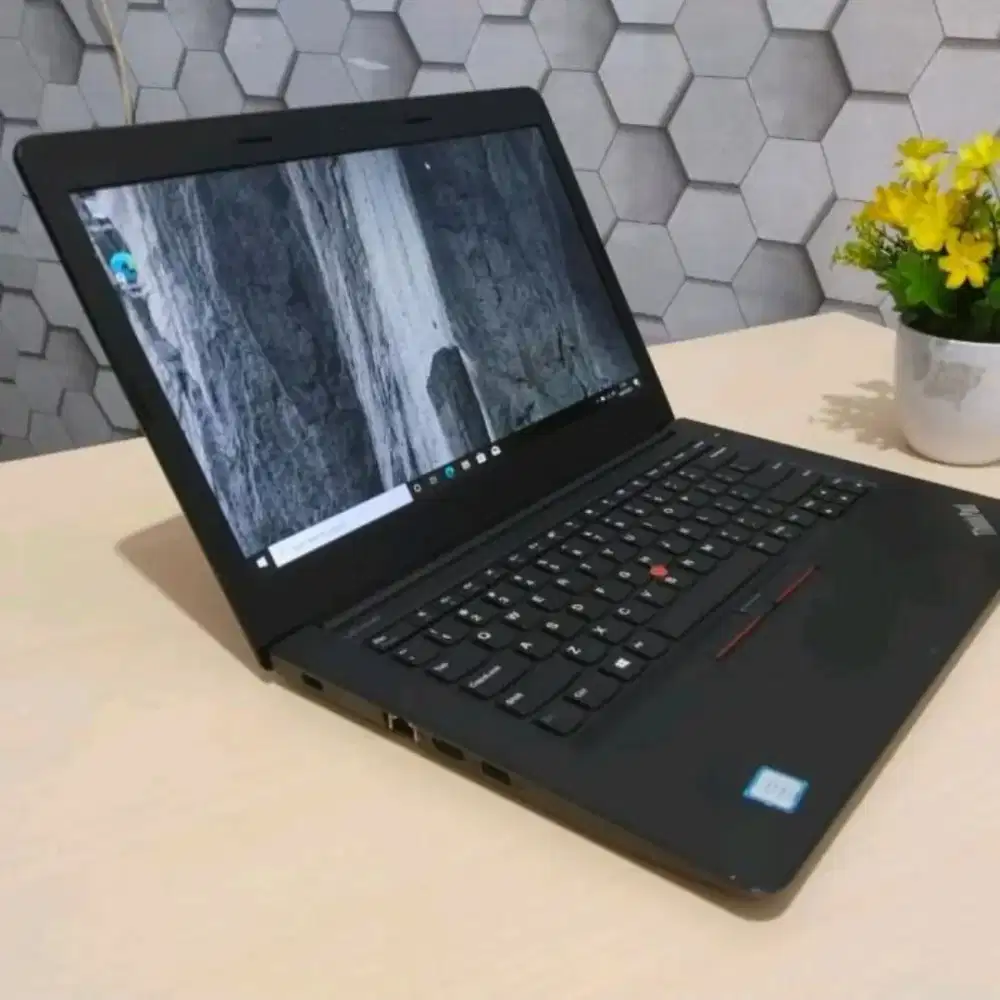 THINKPAD E470 i5-7200U 7TH GEN /8GB RAM / 1TB Nvme / FHD - 8,500GB HDD