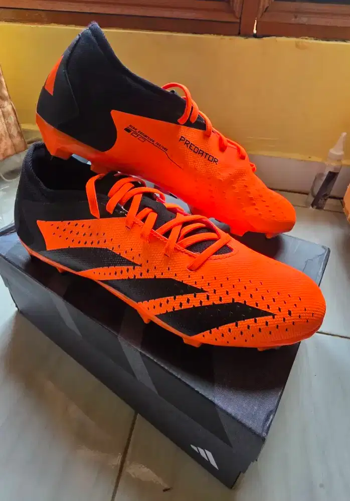 Sepatu Bola Adidas