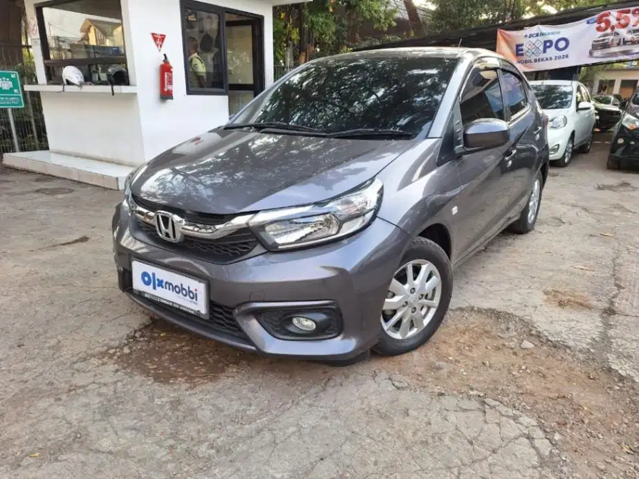 LOW DP Honda Brio Satya 1.2 E Bensin-AT 2023 SAY