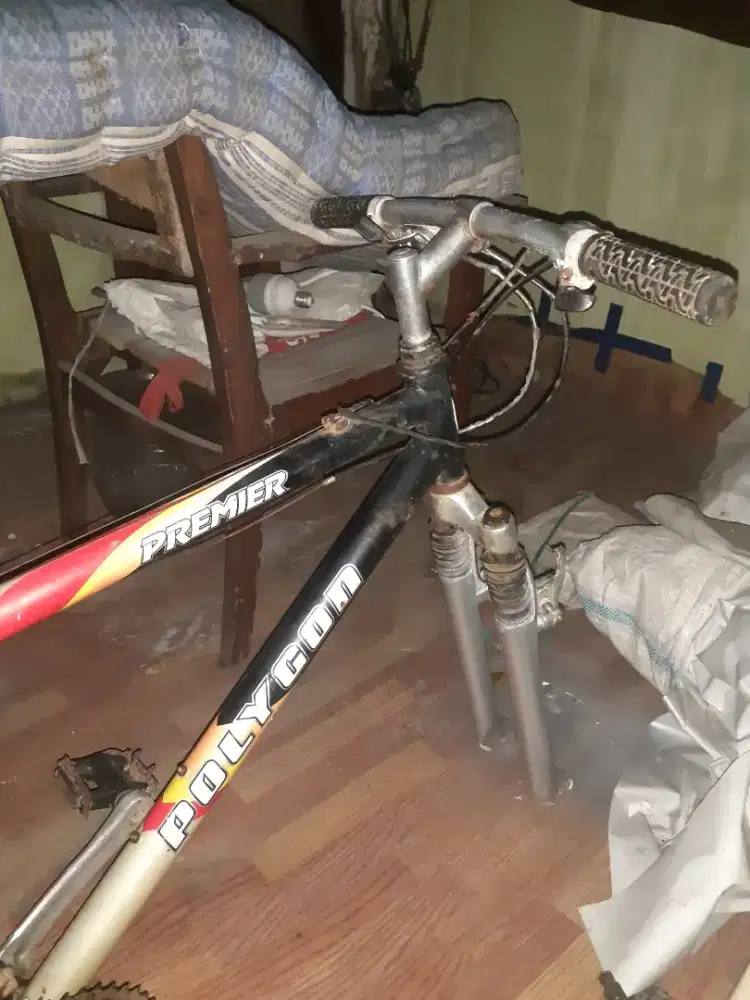 Polygon Premier steel size 26 Bahan apa adanya