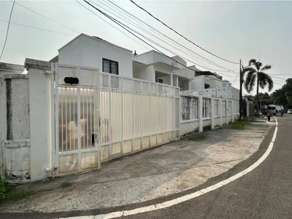 Dijual Rumah Modern Posisi Hoek Area Strategis Dekat Lippo Mall Kemang di Jaksel Bs 19057