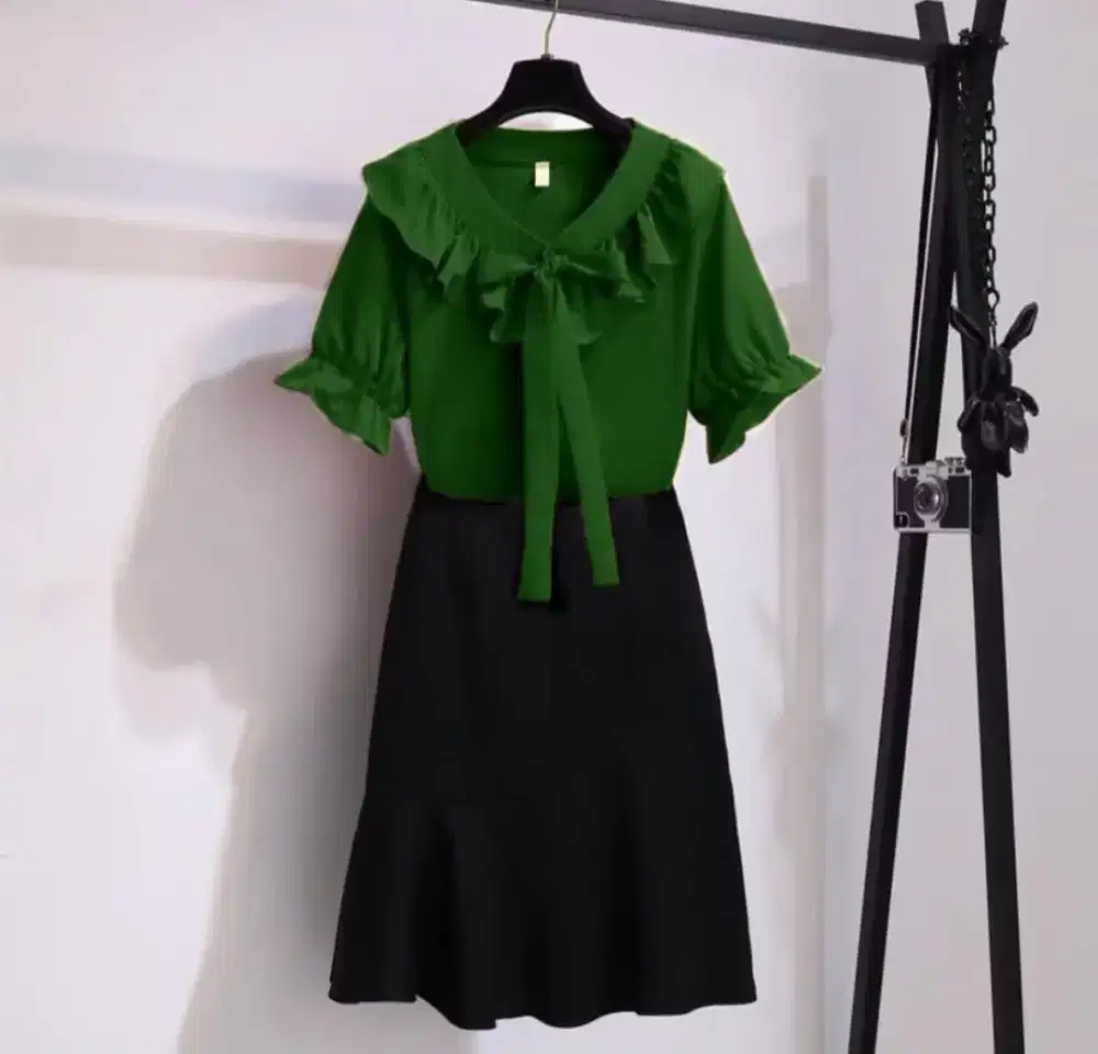 Dress Vaula TwoTone Midi Wanita Korea — 4 Warna Tersedia — Baru