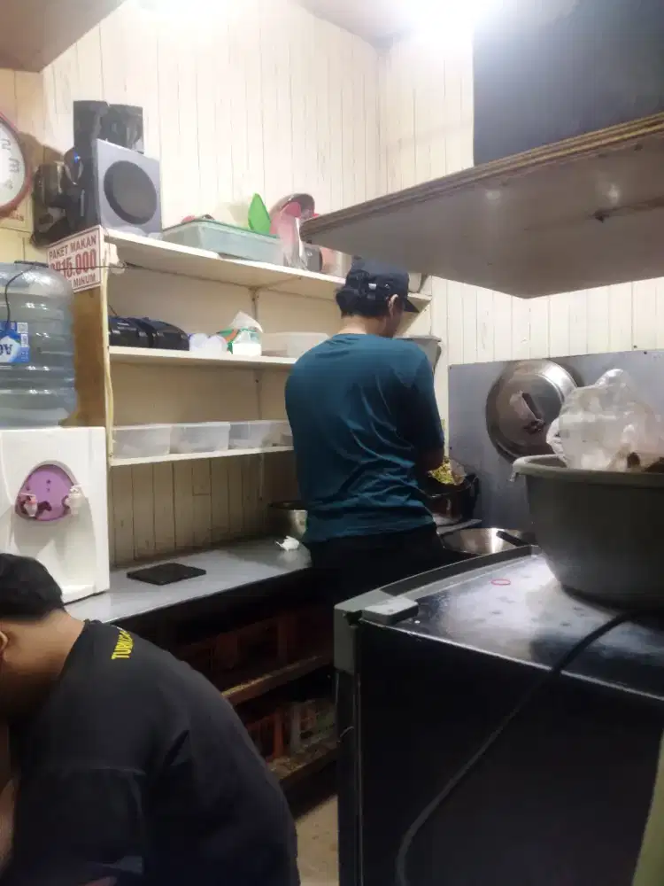 DIBUTUHKAN TEAM DAPUR DOMISILI KEBAYORAN BARU JAKARTA SELATAN