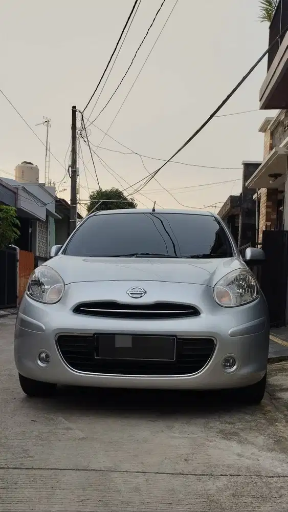 Bismillah Jual Mobil Nissan March 2013 KM Rendah.