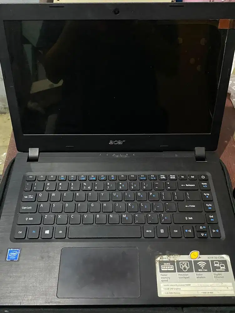 Dijual laptop acer aspire 3