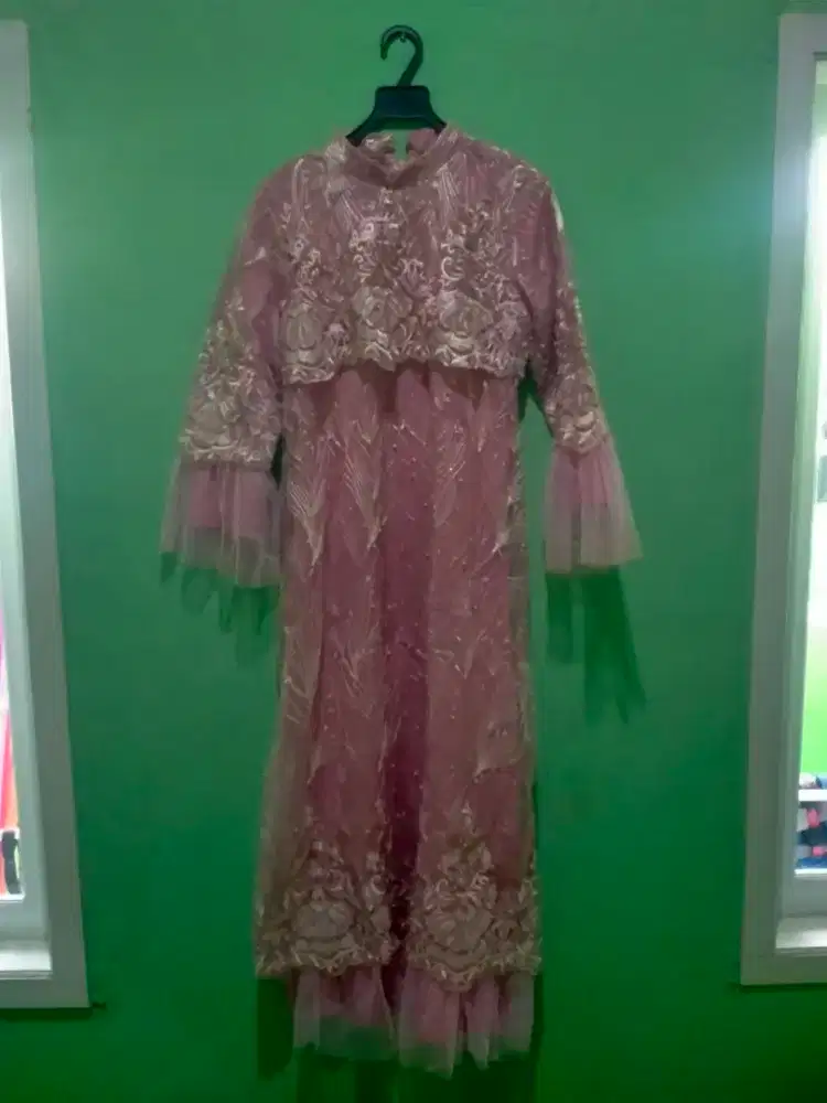 Gamis Brukat Kebaya Sesuai di Gambar
