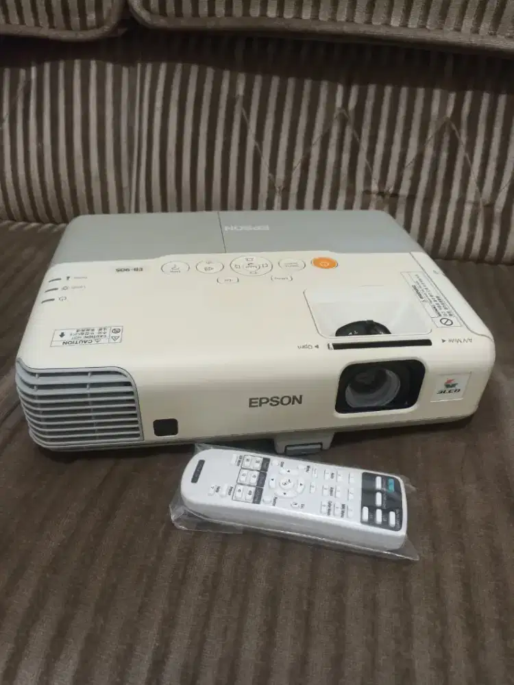 Proyektor Epson EB 905