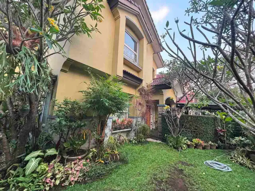Rumah Terawat di Komplek Alamanda Tubagus Ismail
