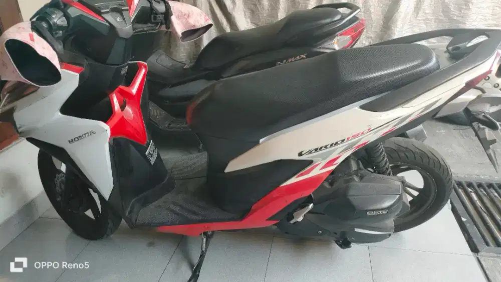 Vario merah putih