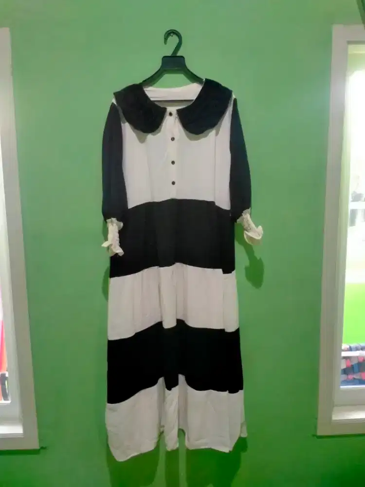 Gamis Wanita Sesuai di Gambar