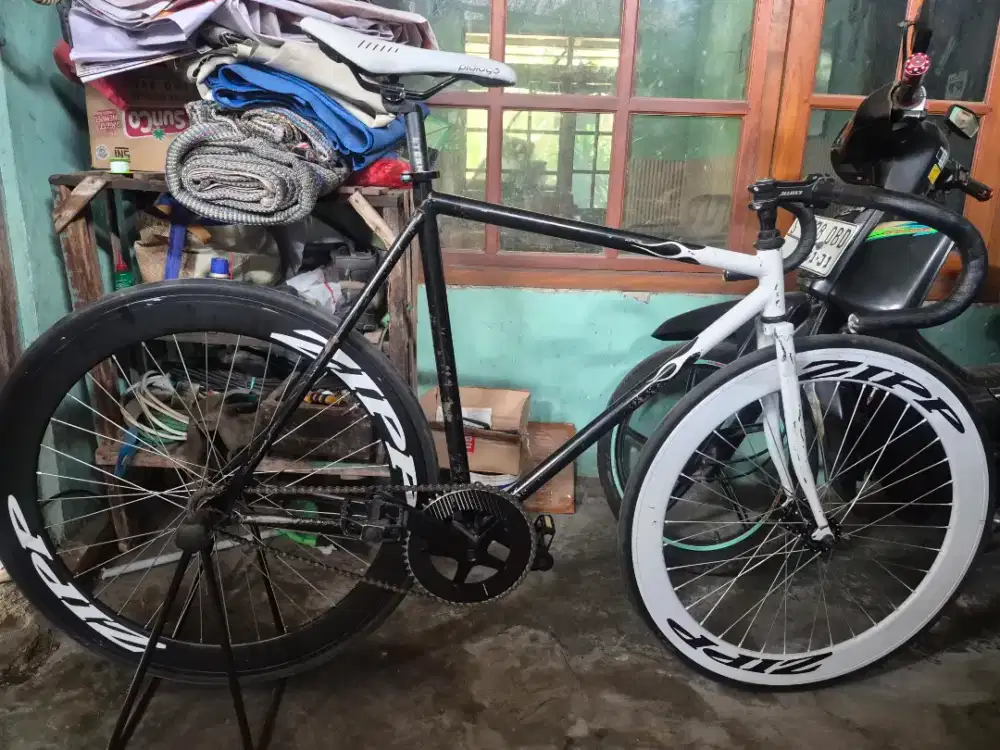 Sepeda Fixie Ganteng Cepat Murah / Part Strummer & Prologo