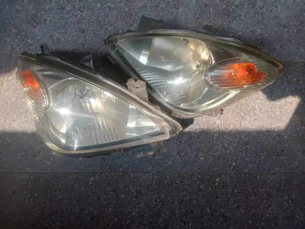 Kaca lampu bekas