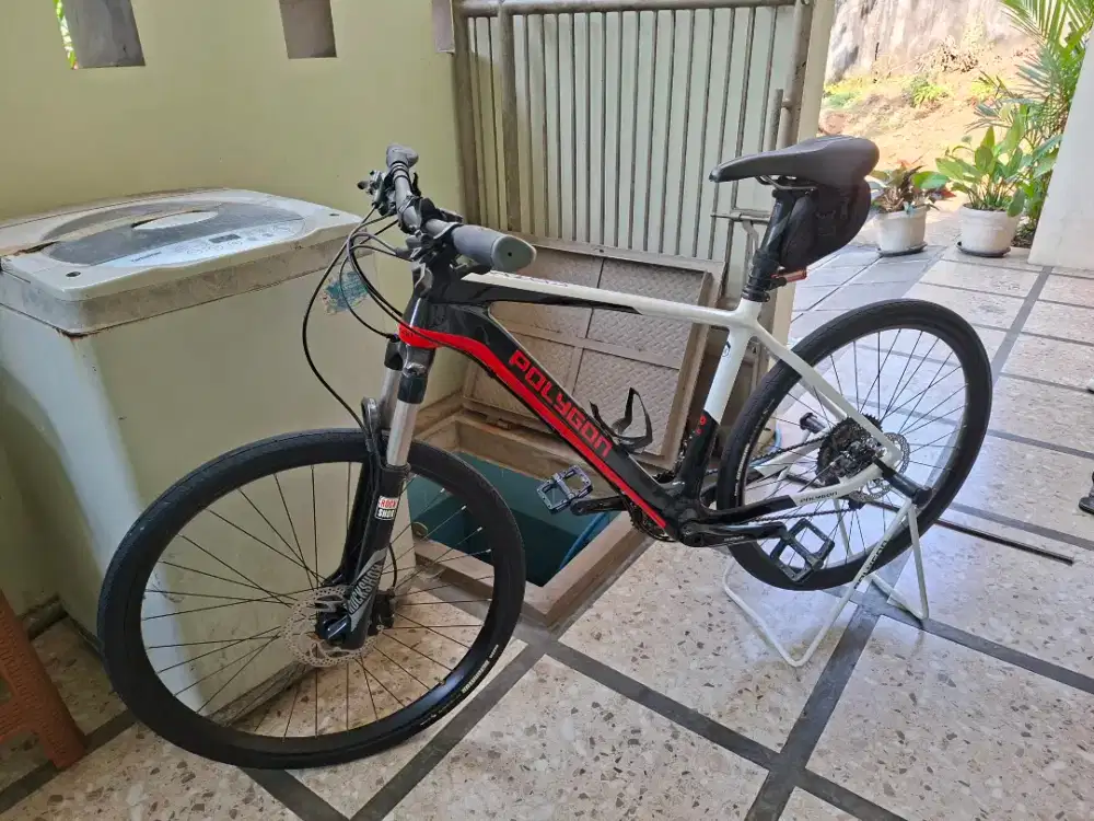 SEPEDA POLYGON CARBON COSMIX TRX