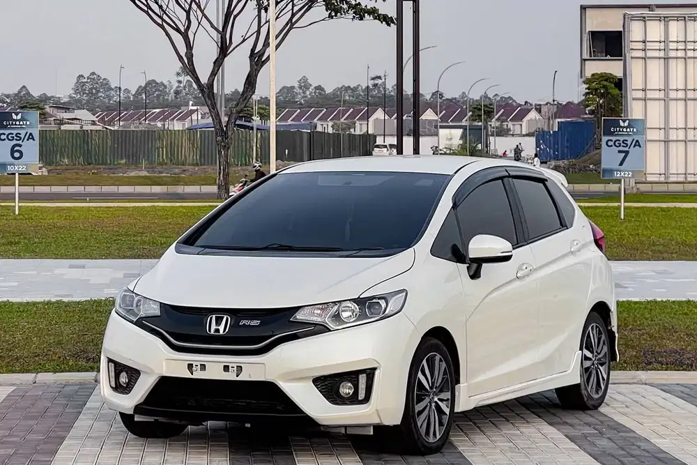 Honda Jazz RS GK5 1.5 RS AT Matic 2015 Putih Mutiara