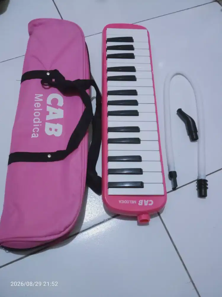 Pianika 32 Tuts Alat Musik Tiup Edukasi Anak / Sekolah
