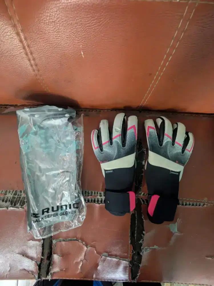 Sarung Tangan Kiper Dominator Wave 2.0