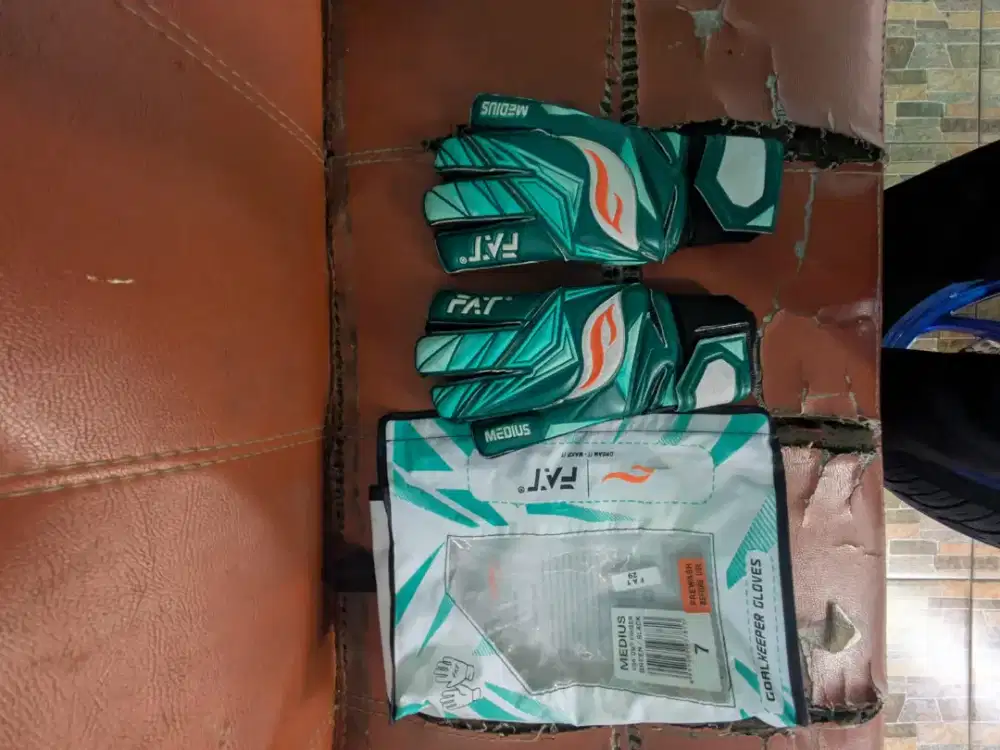 SARUNG TANGAN KIPER FAT VENOM MEDIUS VG4