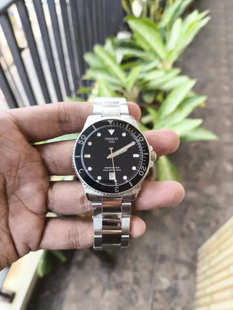 Tissot Seastar 1000 black dial quartz unworn