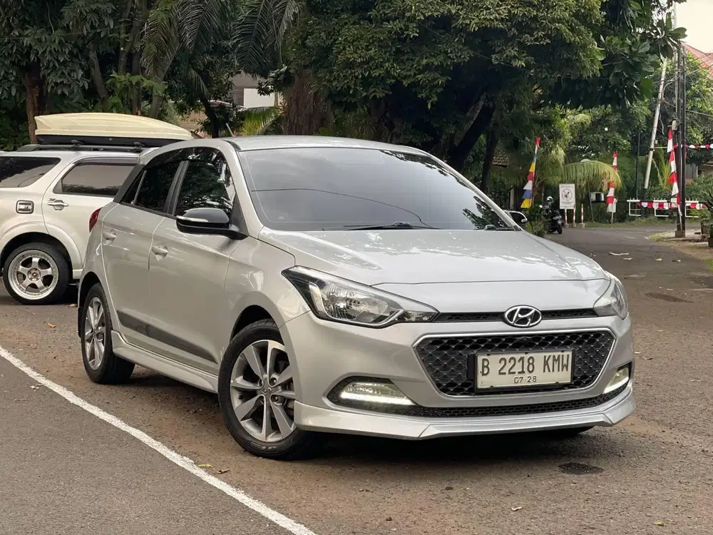HYUNDAI i20 AT 2018 Silver Metalik
