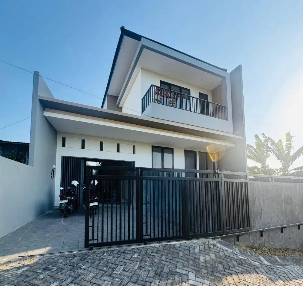Rumah Mewah dekat akpol di papandayan semarang