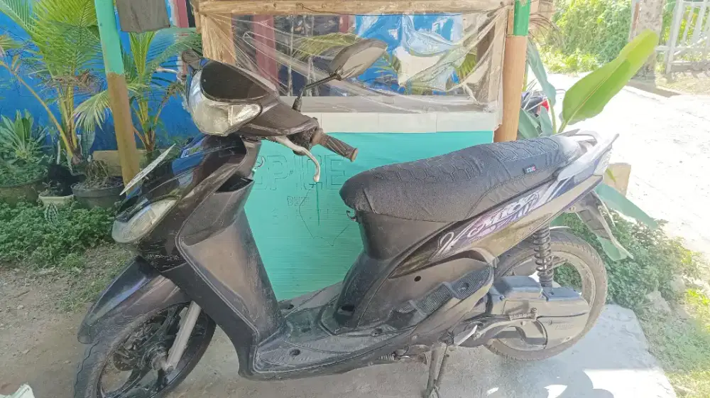 Mio Sporty warna Hitam